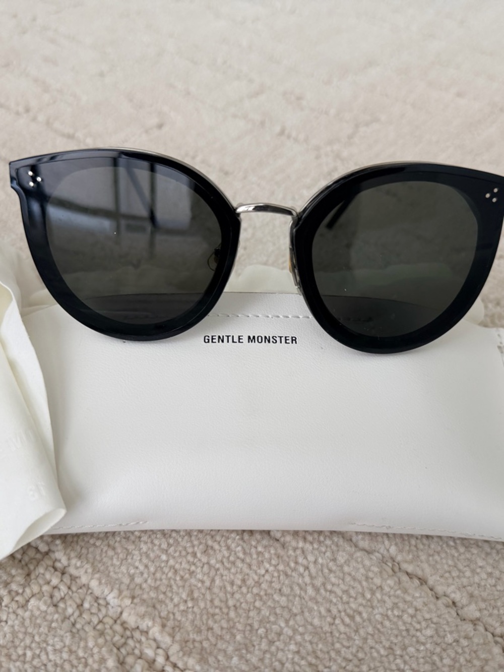 Gentle Monster Black PawPaws Round Sunglasses